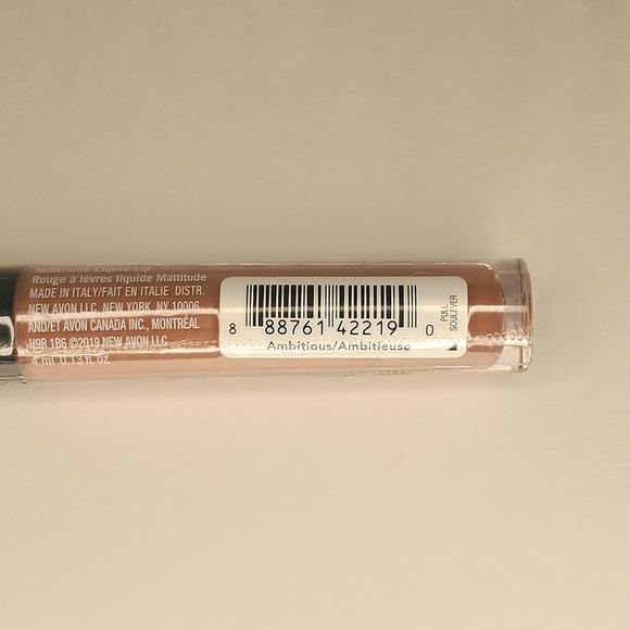 Avon Mattitude Soft Matte Liquid Lip in 'Ambitious' - Picture 2 of 3